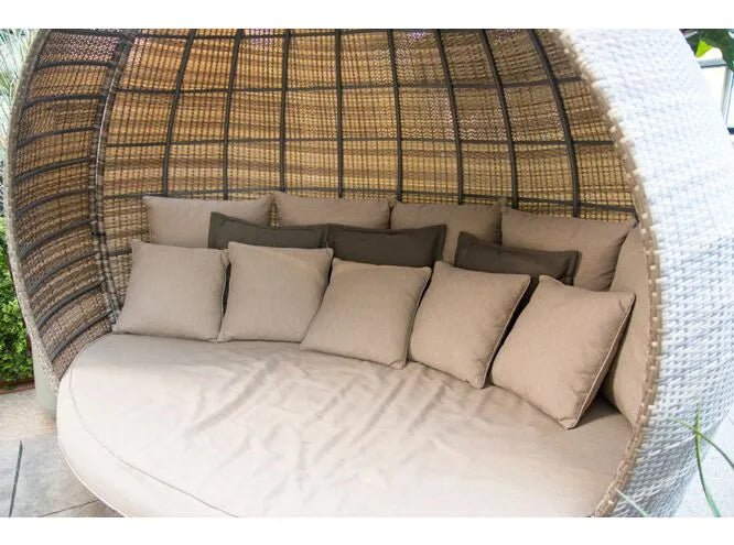 Haus &amp; Heim Lounge Nest Corone | Melange – Luxuriöses Tagesbett für den Außenbereich
